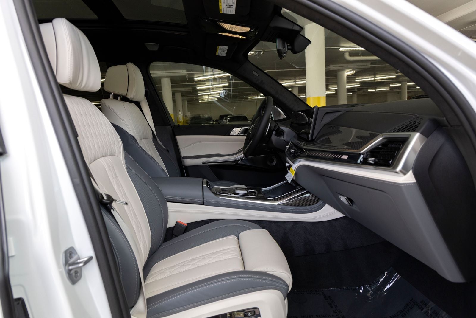 2027 BMW X7 M60i