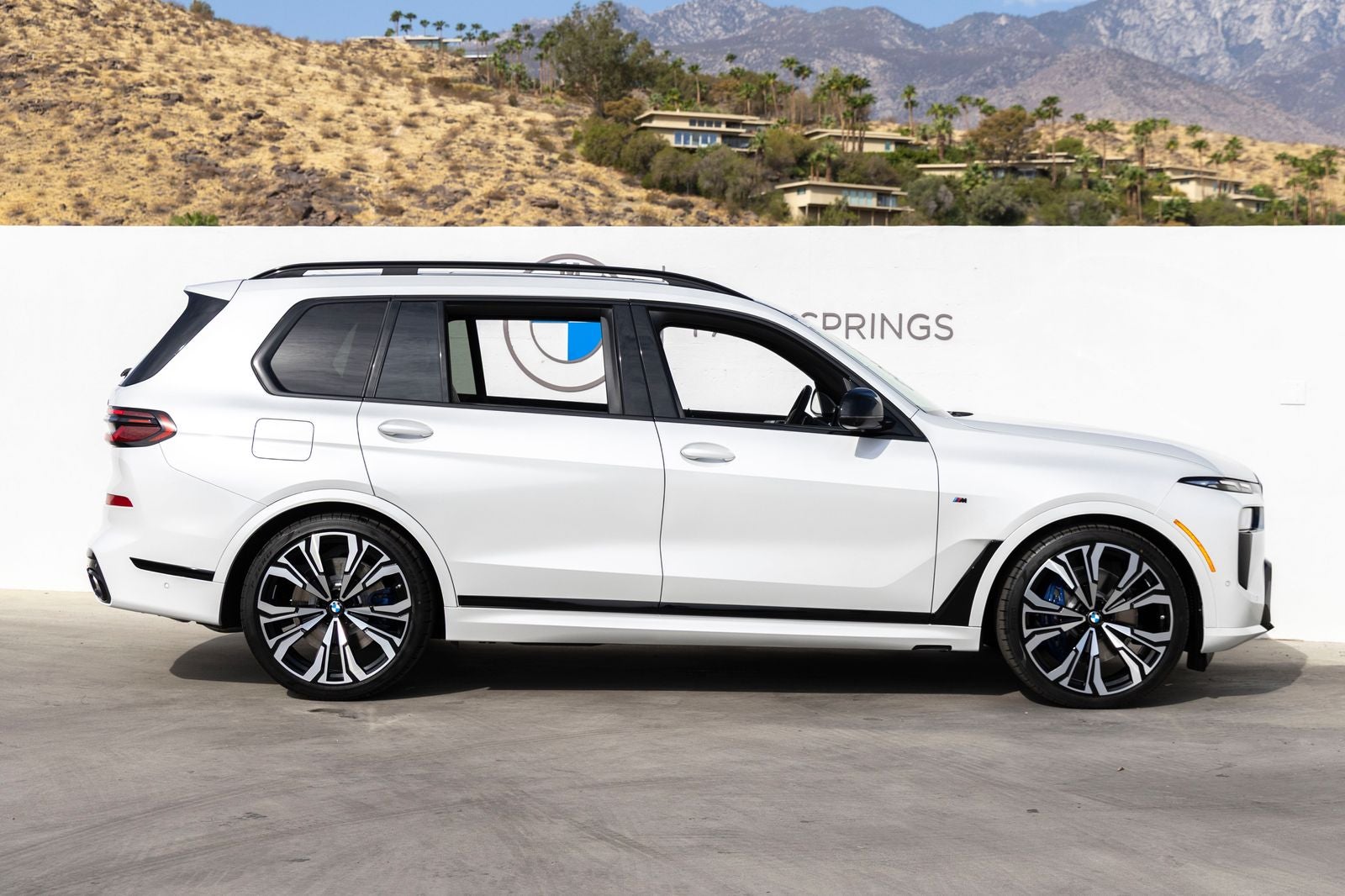 2027 BMW X7 M60i