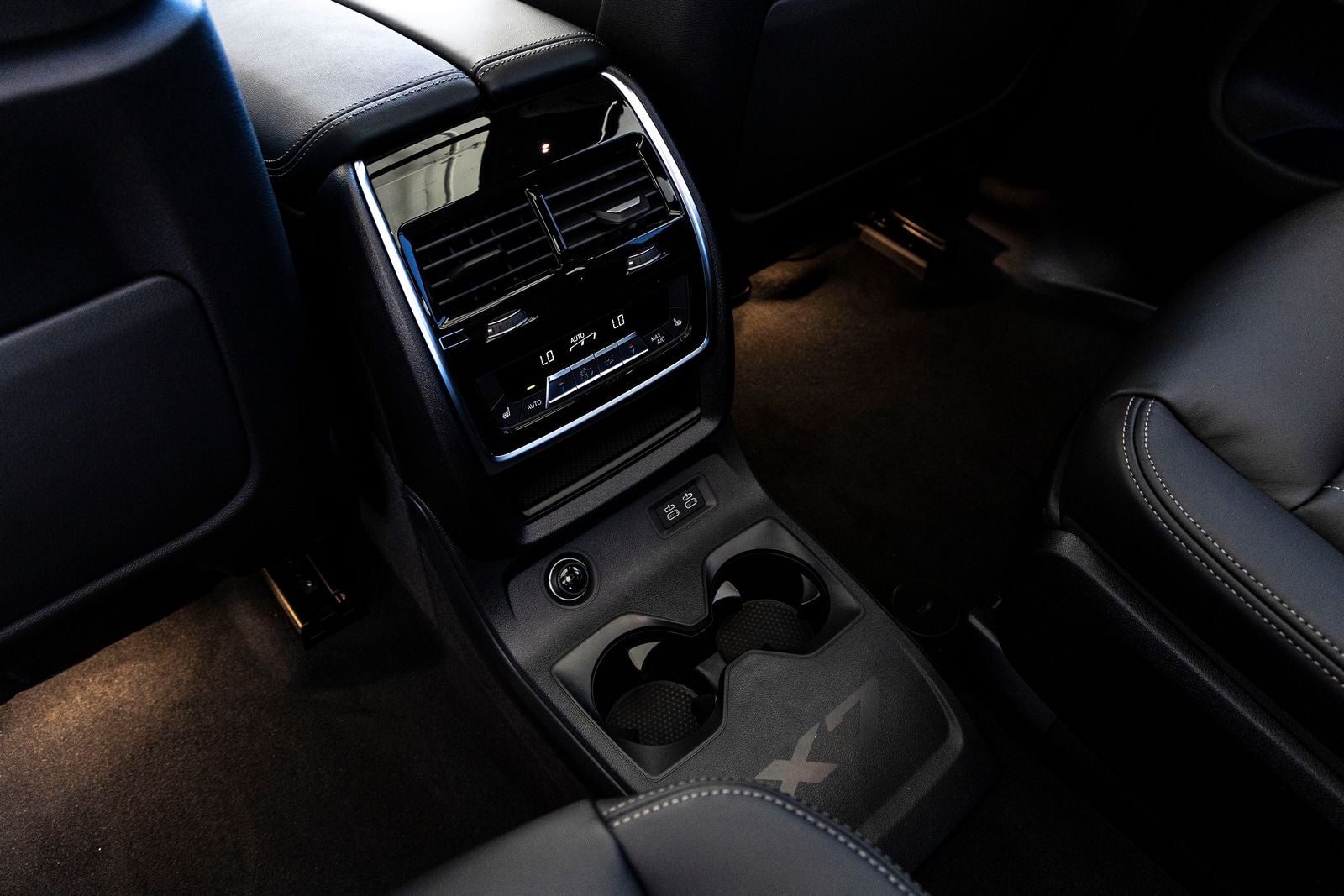 2027 BMW X7 M60i