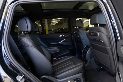 2027 BMW X7 M60i