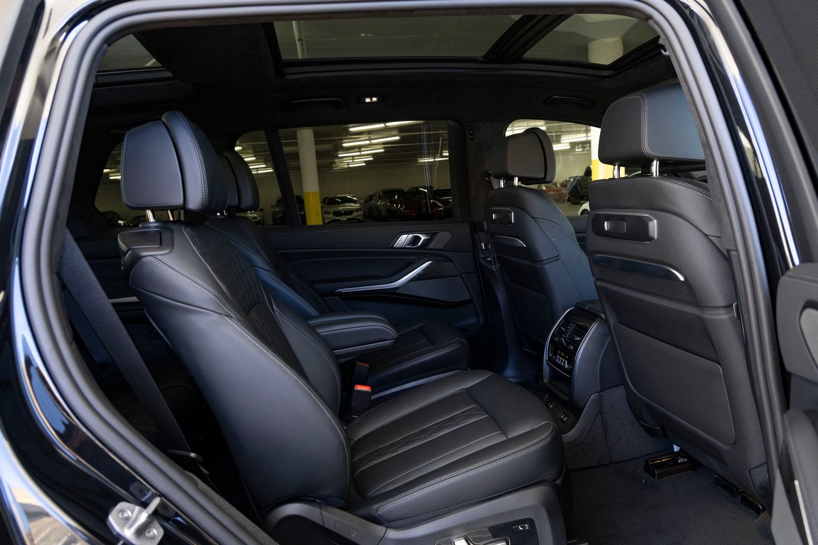 2027 BMW X7 M60i