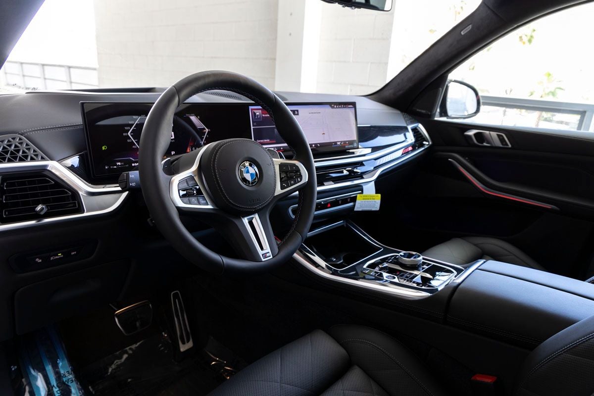 2026 BMW X5 M60i