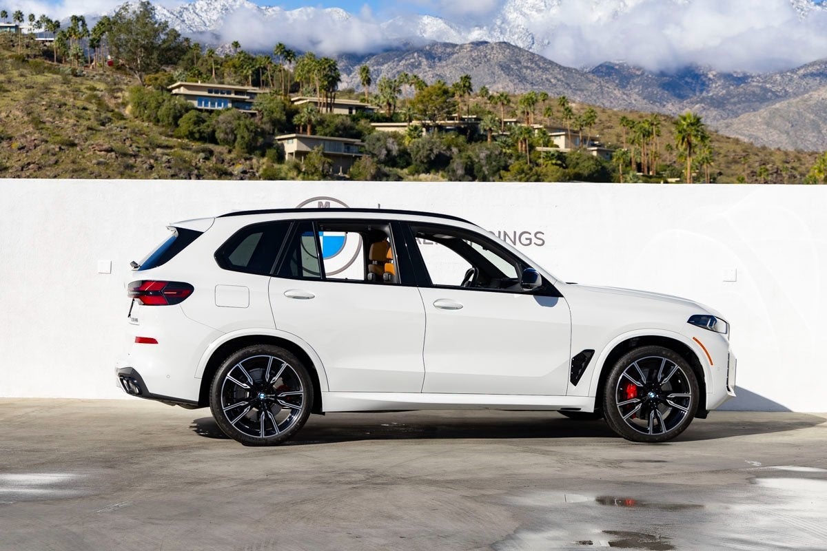 2024 BMW X5 M60i