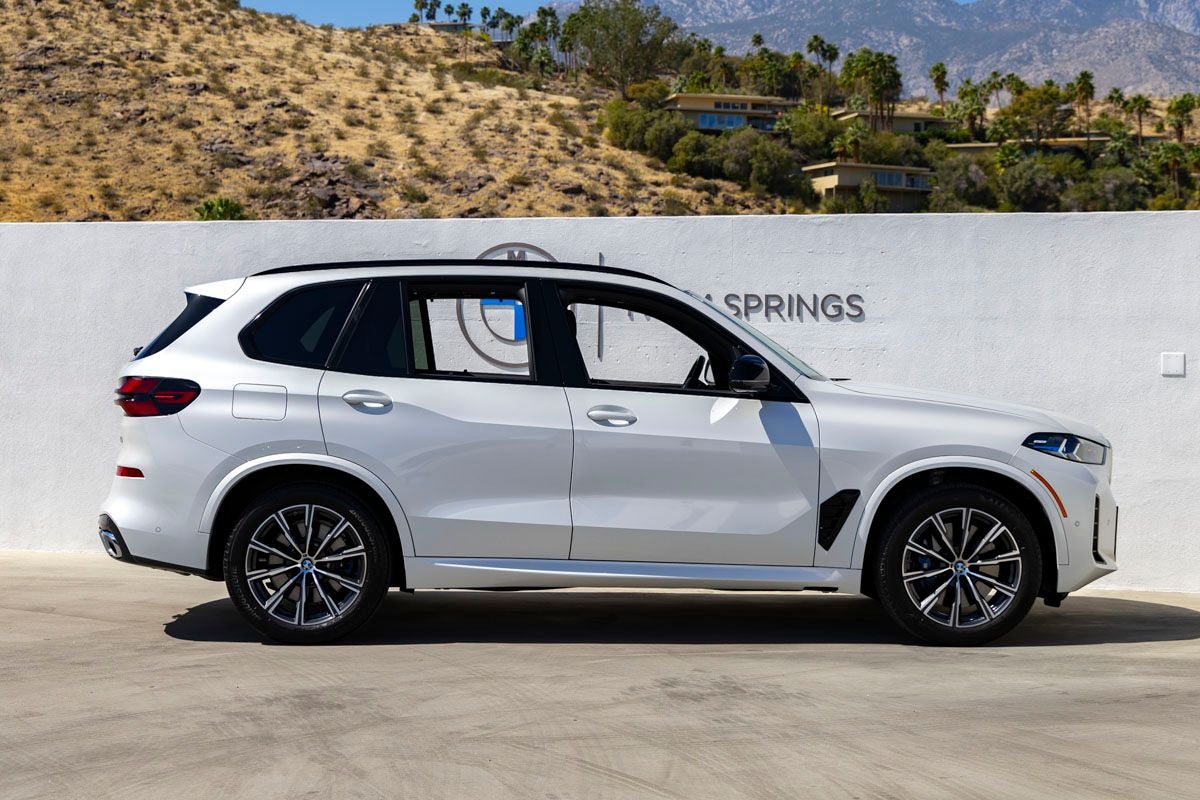 2024 BMW X5 M60i