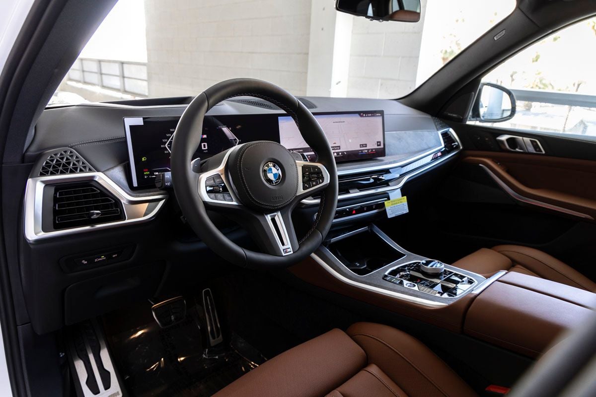 2026 BMW X5 M60i