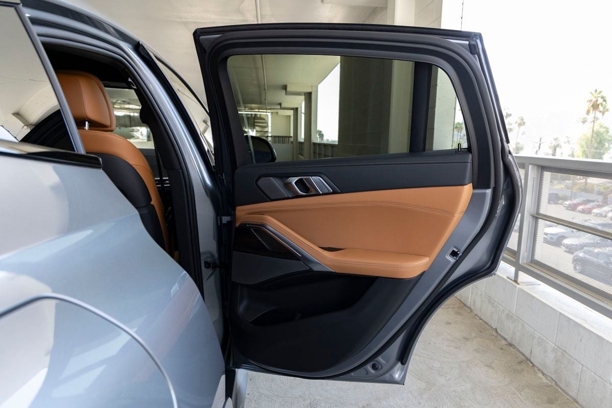 2027 BMW X6 xDrive40i