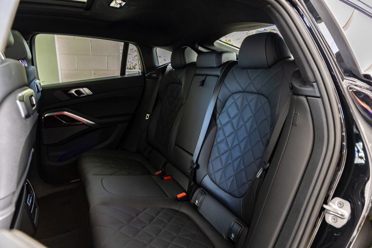 2025 BMW X6 xDrive40i