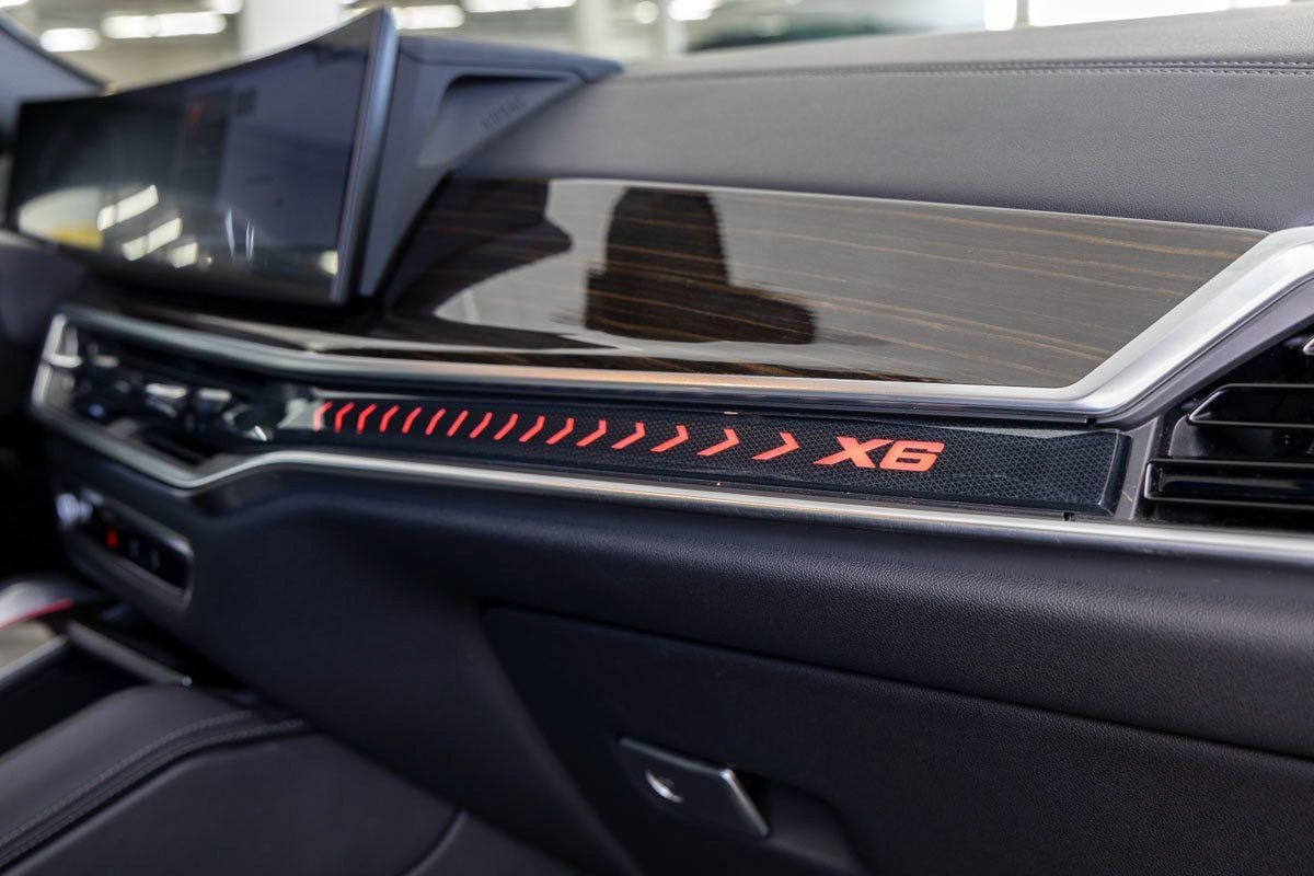 2025 BMW X6 xDrive40i