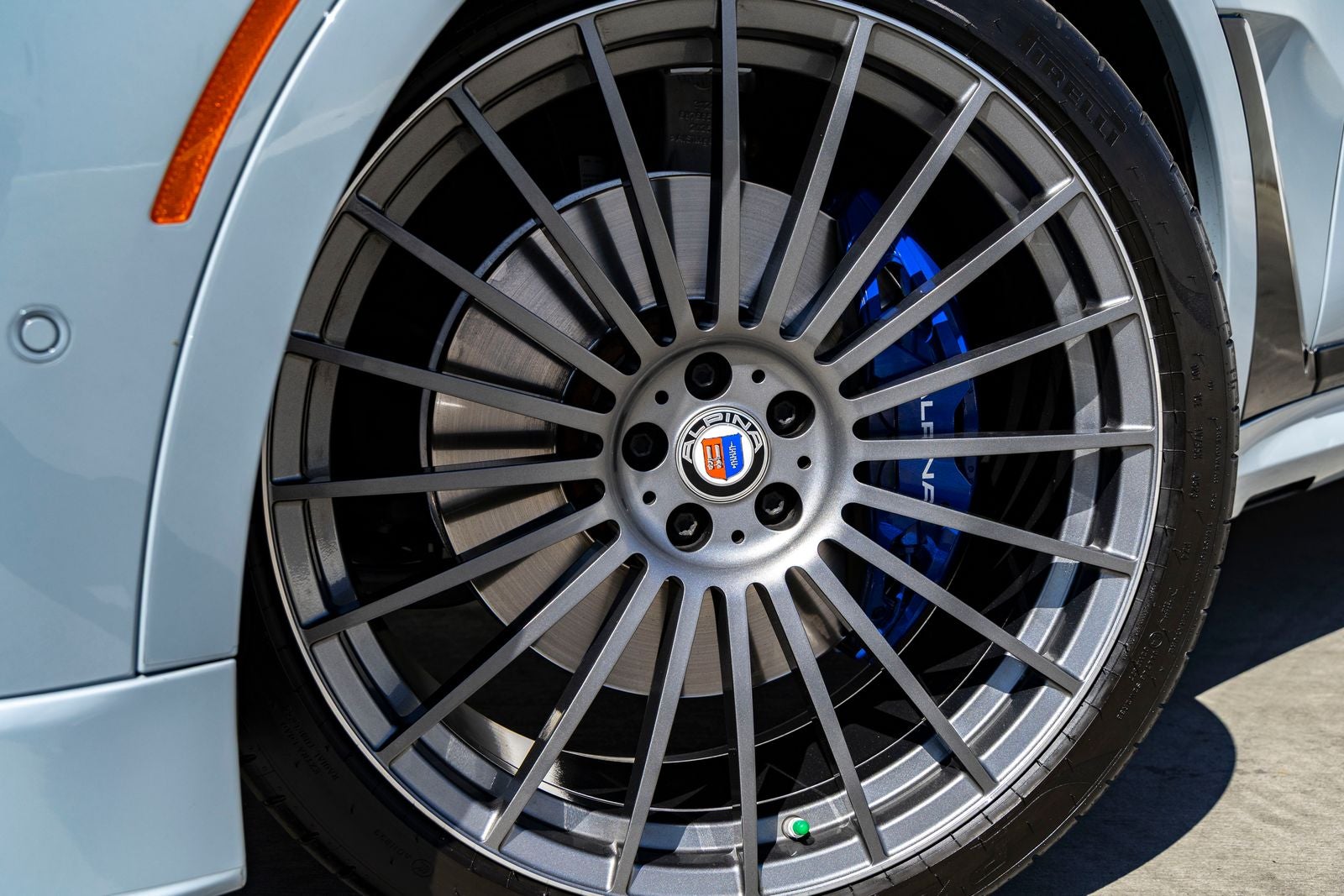 2024 BMW X7 ALPINA XB7 - Photo 12