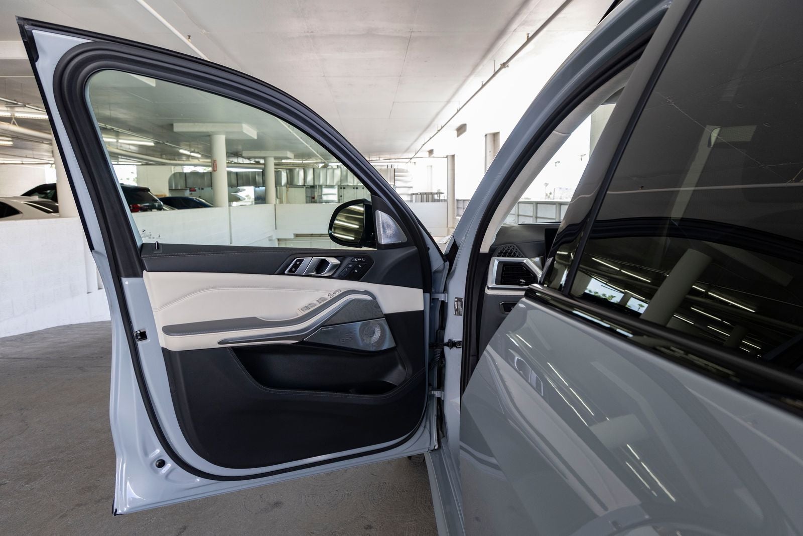 2024 BMW X7 ALPINA XB7 - Photo 16