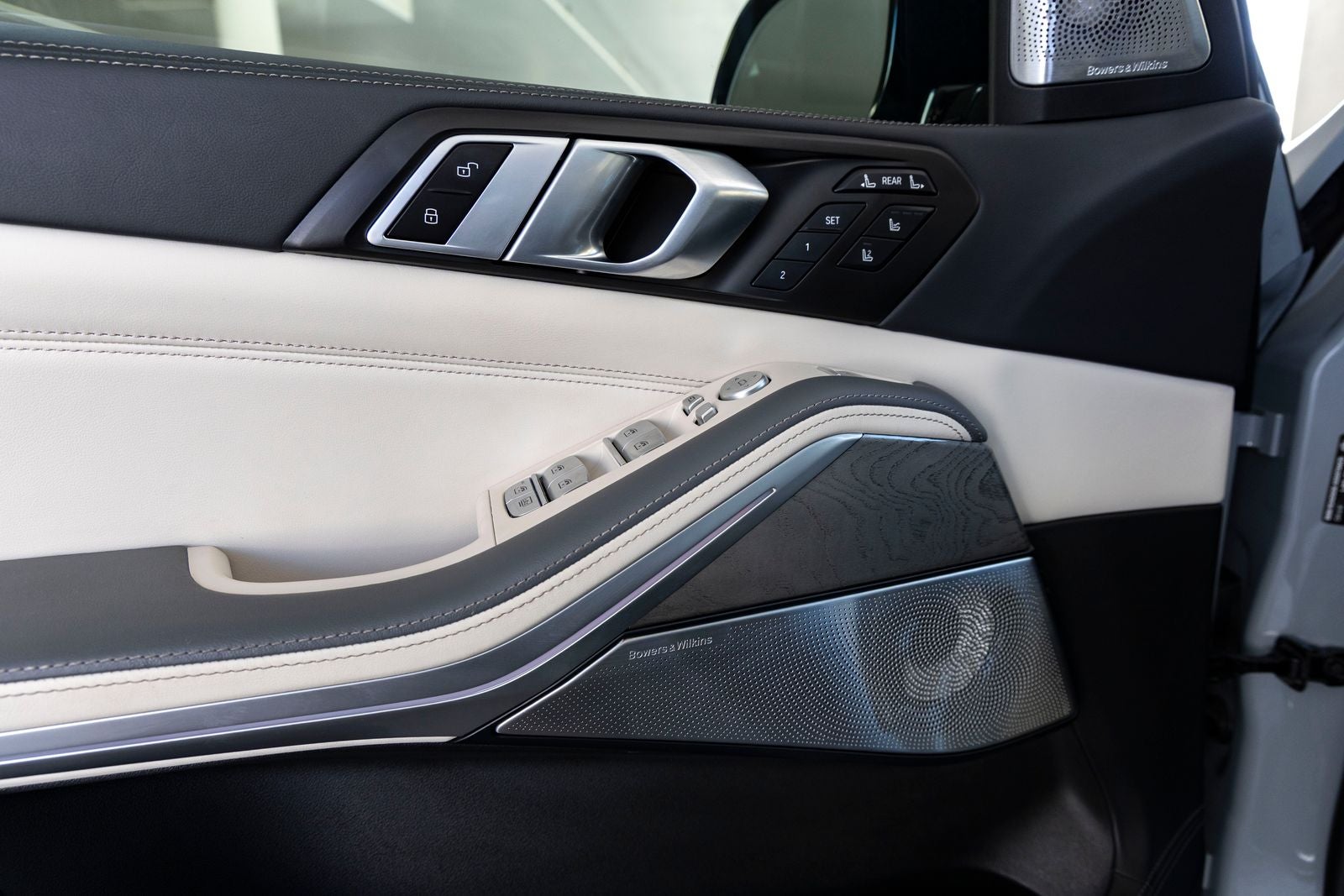 2024 BMW X7 ALPINA XB7 - Photo 17