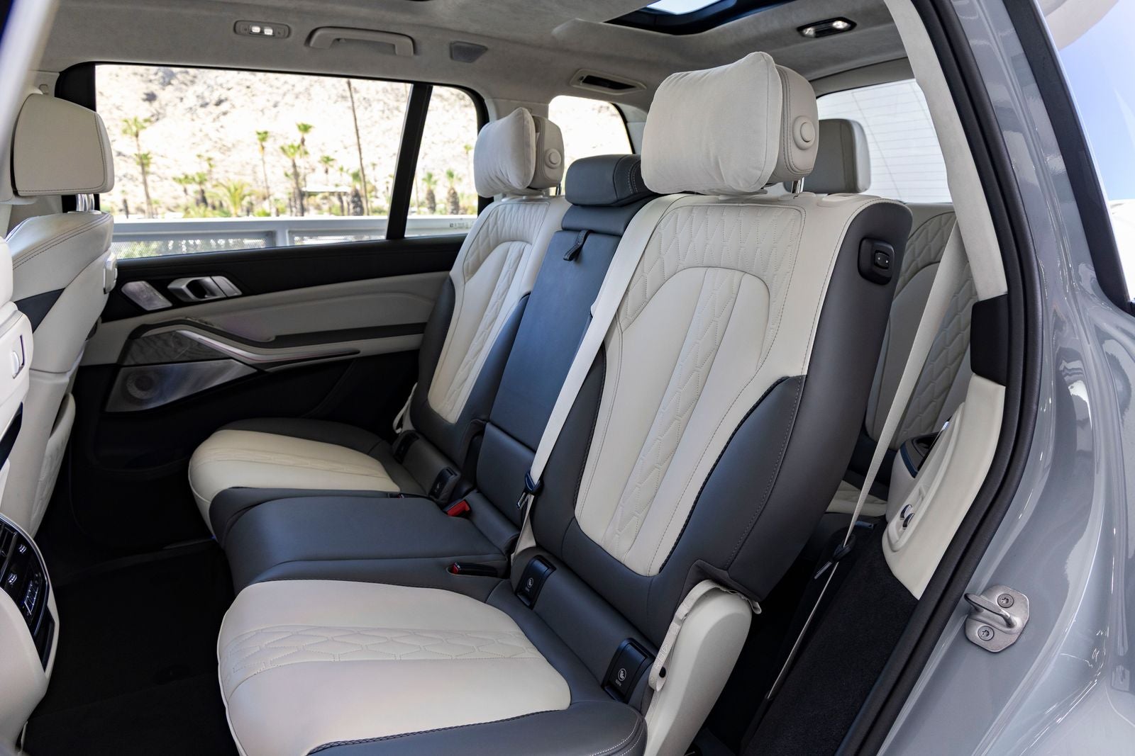 2024 BMW X7 ALPINA XB7 - Photo 30