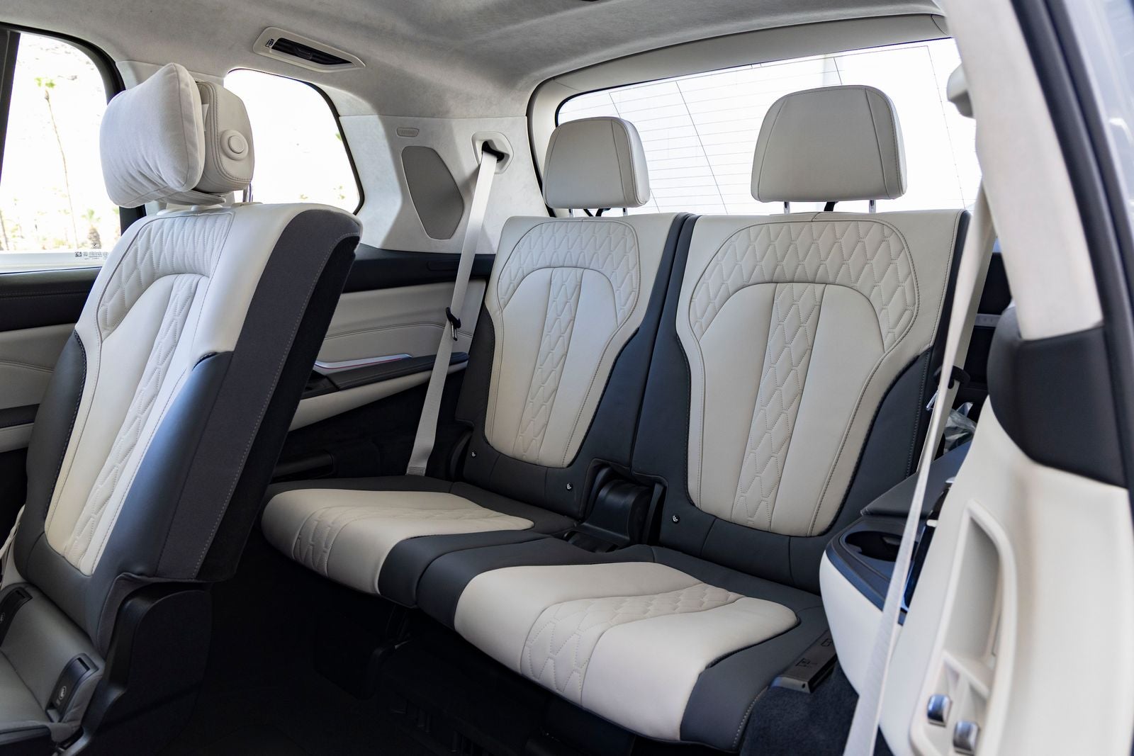 2024 BMW X7 ALPINA XB7 - Photo 31