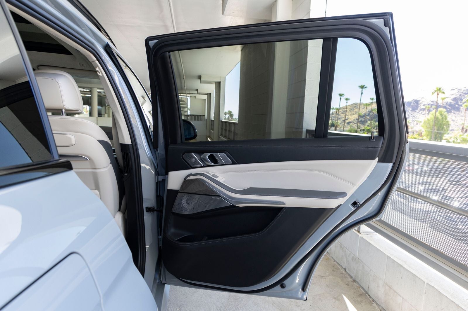 2024 BMW X7 ALPINA XB7