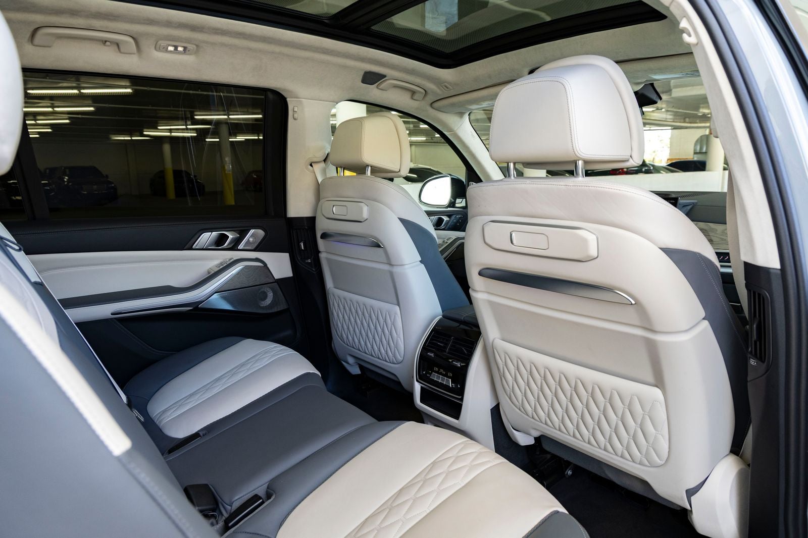 2024 BMW X7 ALPINA XB7 - Photo 35
