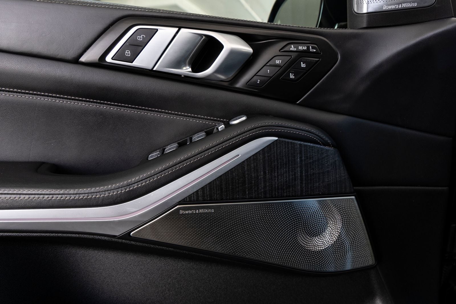 2023 BMW X7 ALPINA XB7