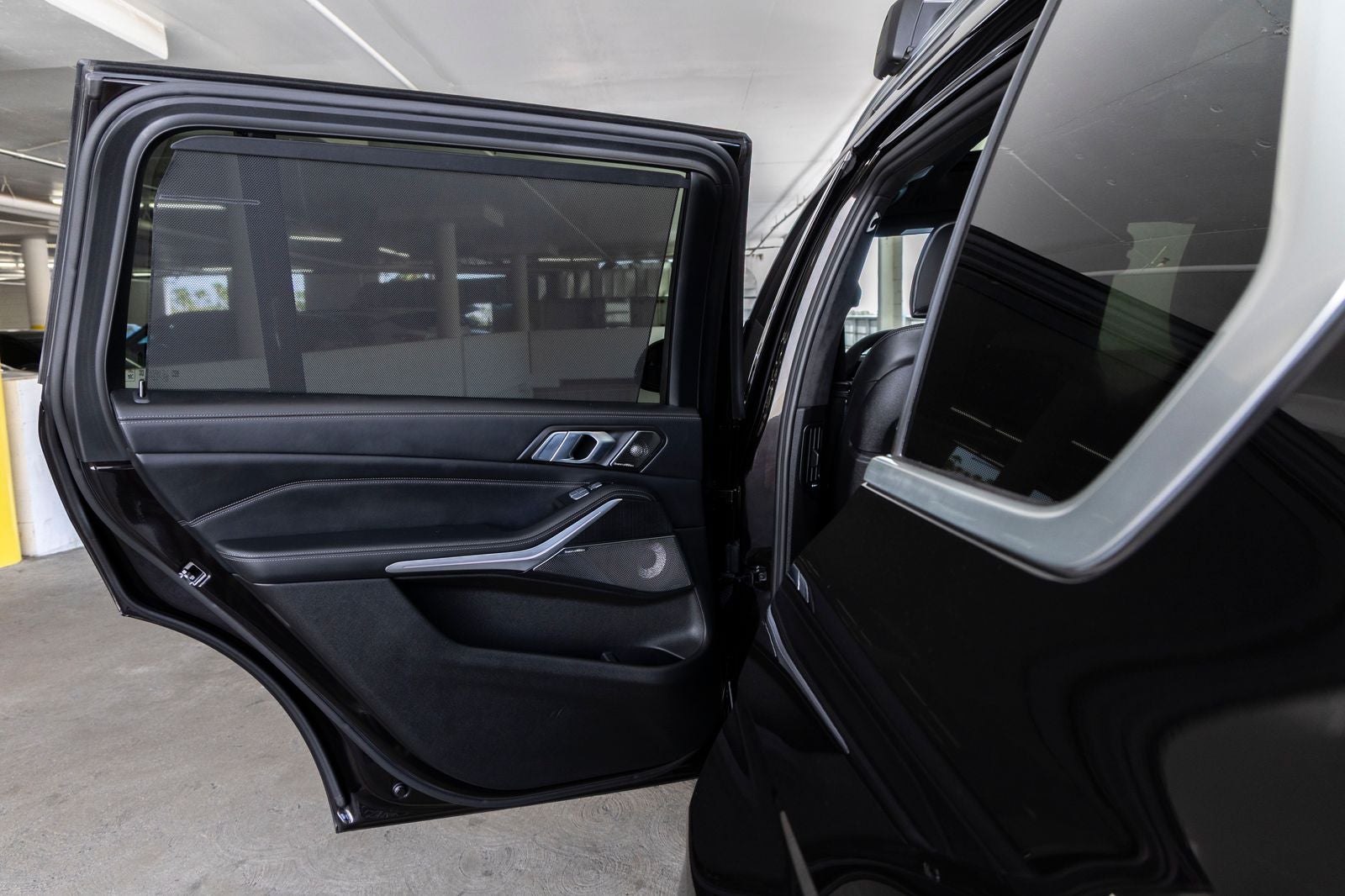 2023 BMW X7 ALPINA XB7