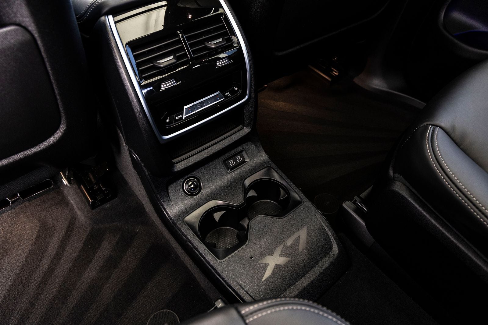 2023 BMW X7 ALPINA XB7