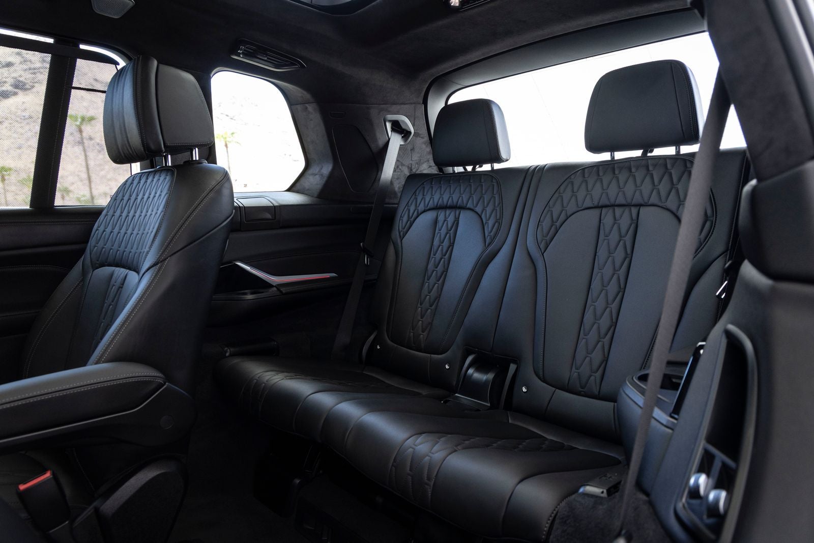 2023 BMW X7 ALPINA XB7