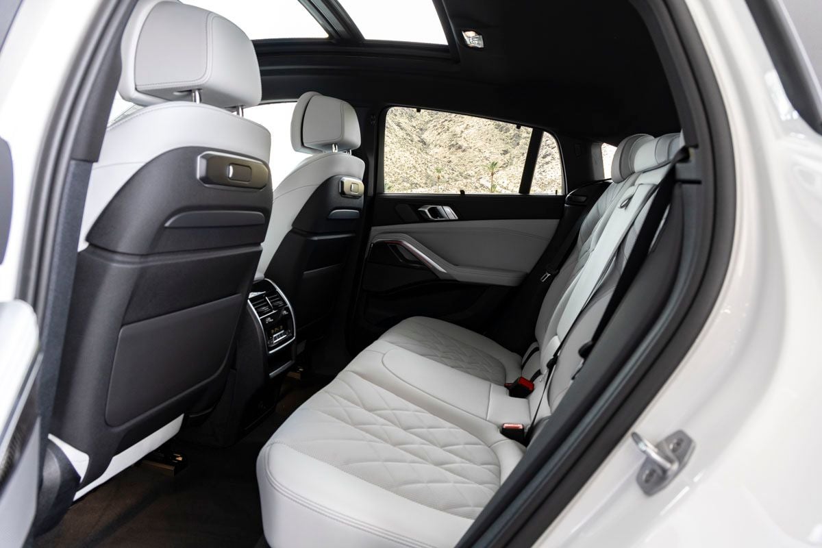 2027 BMW X6 M60i