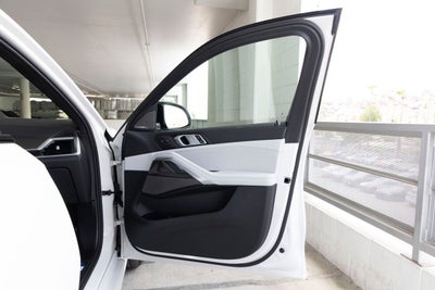 2027 BMW X6 M60i
