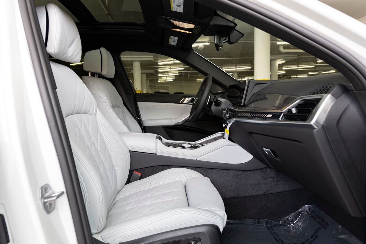 2027 BMW X6 M60i