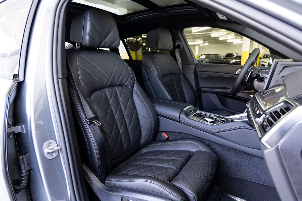 2027 BMW X6 M60i