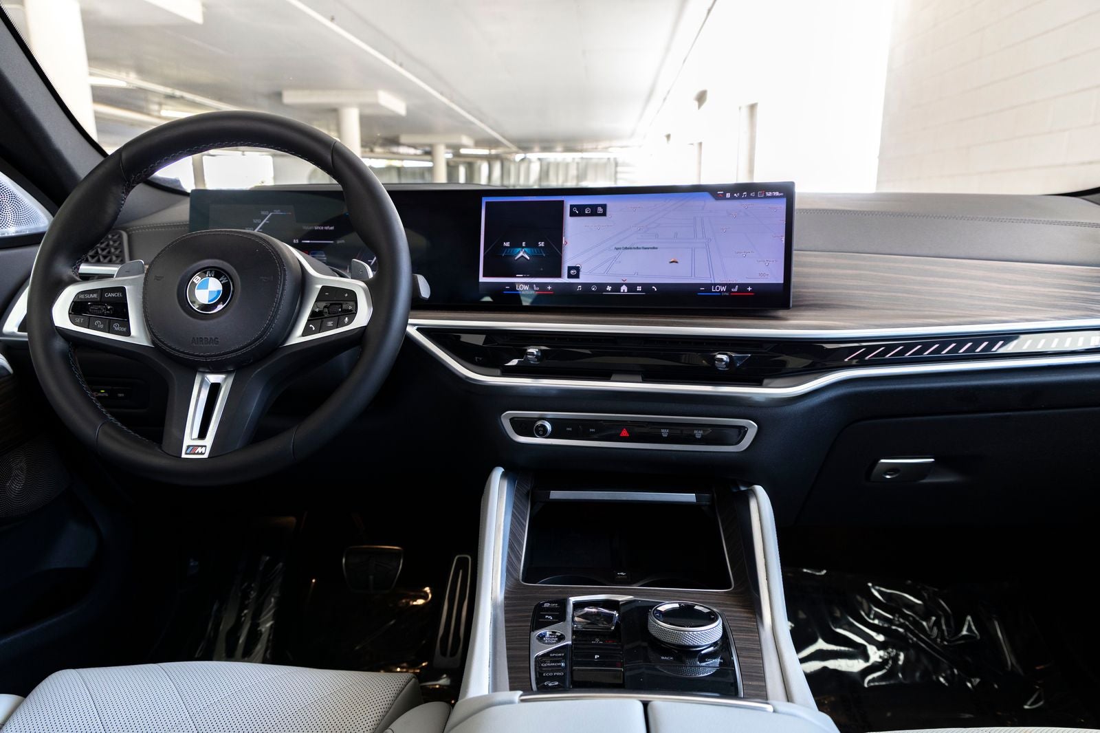 2024 BMW X6 M60i