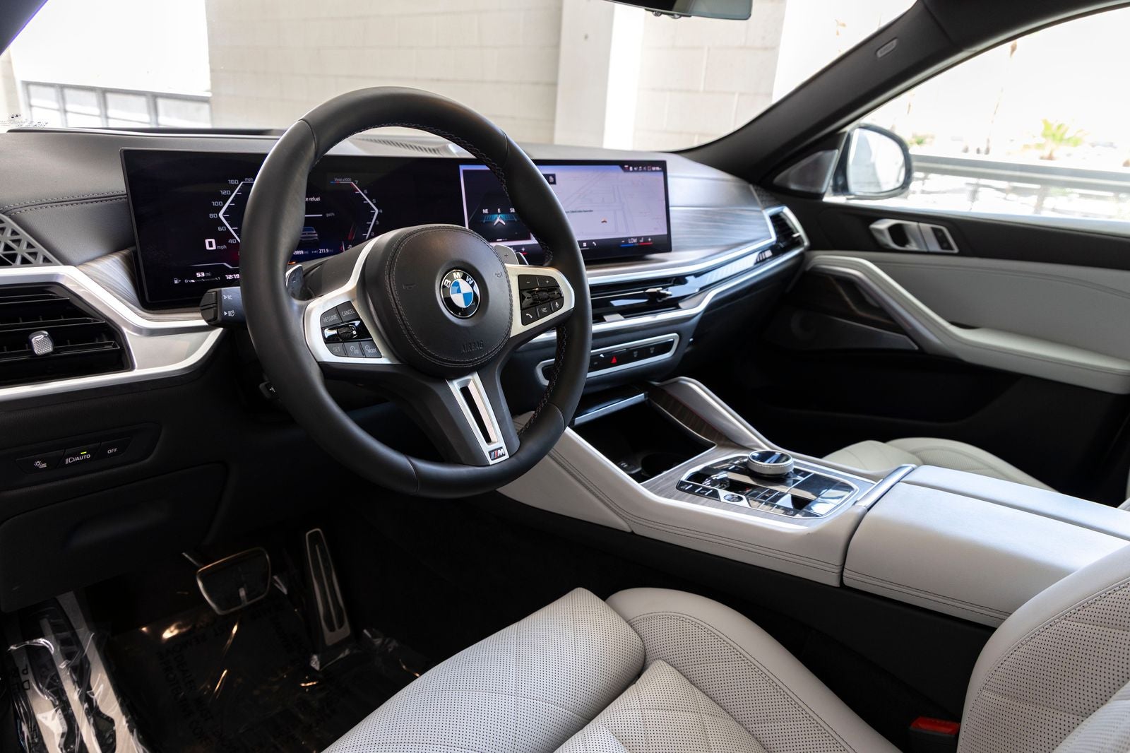 2024 BMW X6 M60i