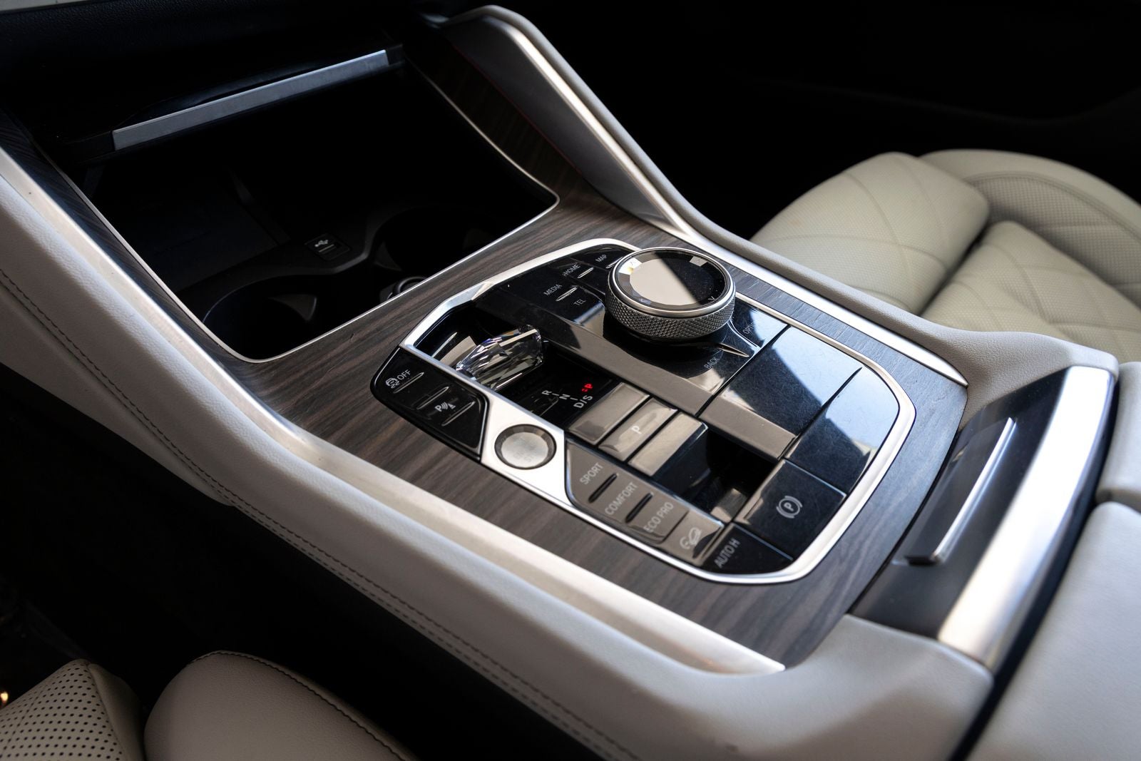 2024 BMW X6 M60i