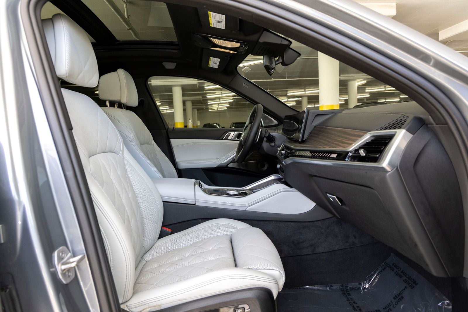 2024 BMW X6 M60i