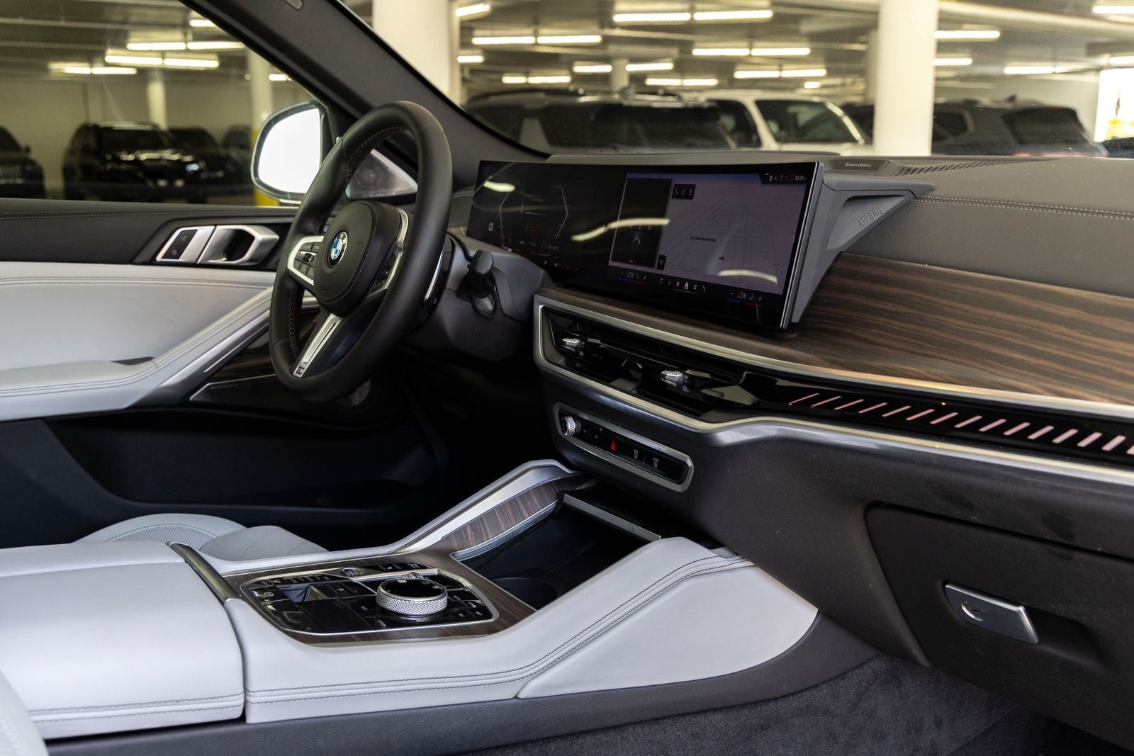 2024 BMW X6 M60i