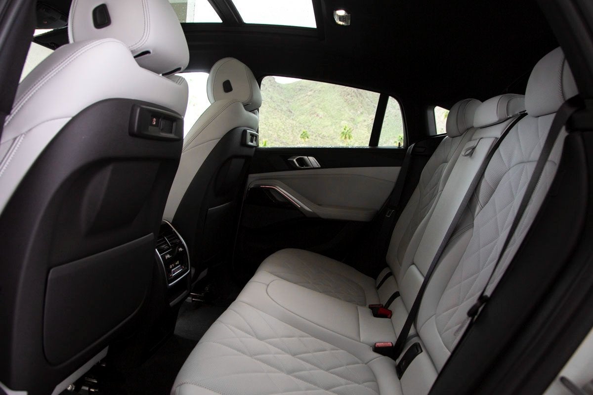 2023 BMW X6 xDrive40i