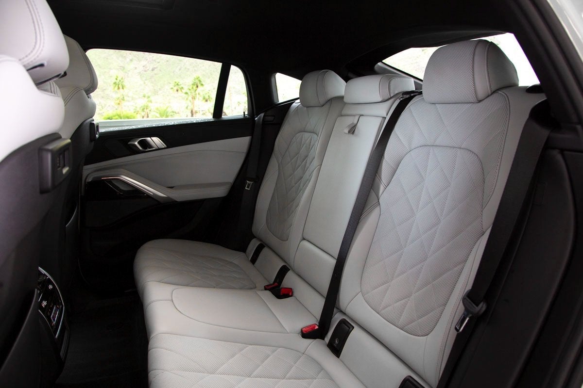 2023 BMW X6 xDrive40i