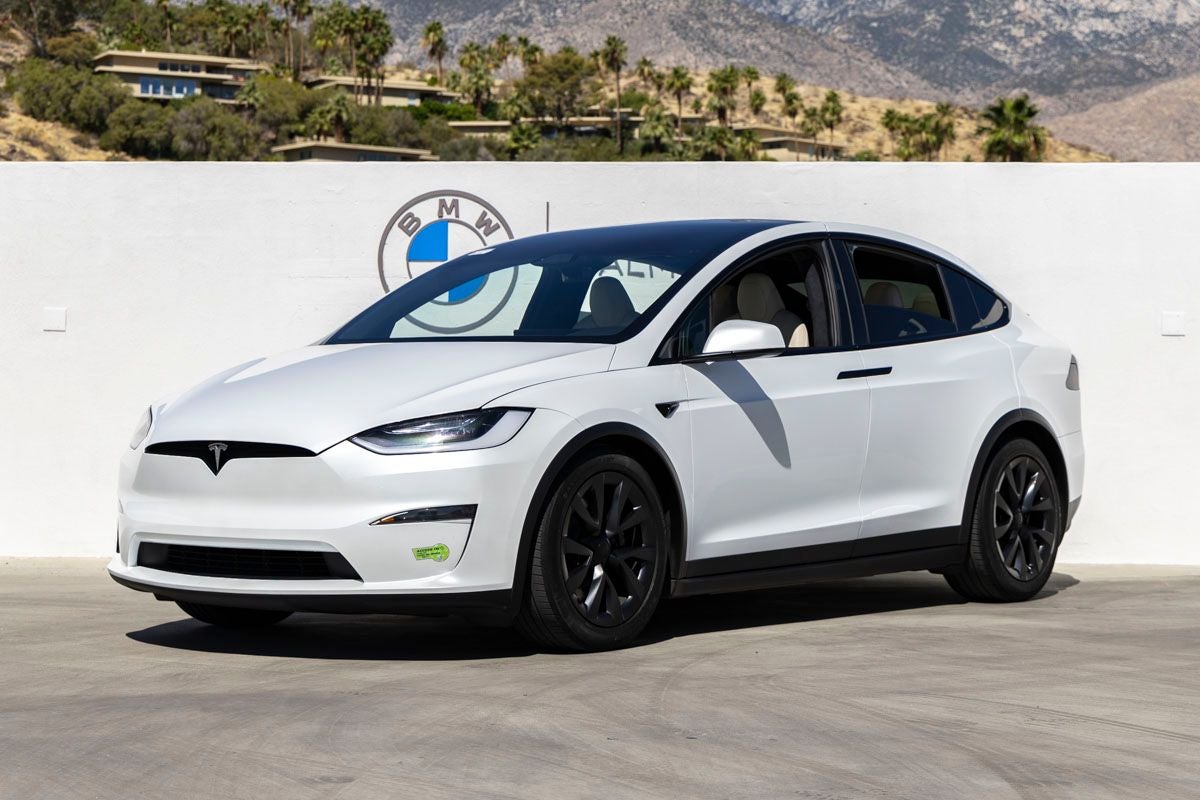 2023 Tesla Model X's photo