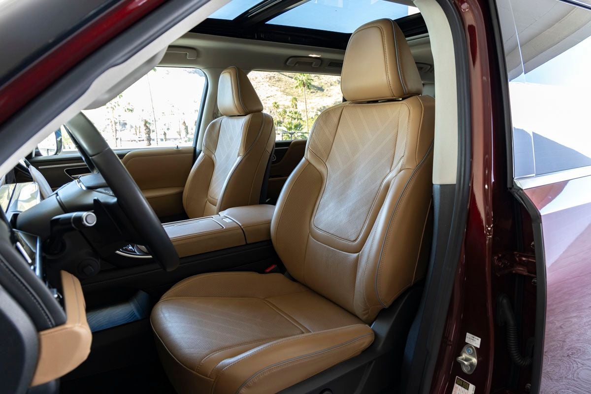 2025 INFINITI QX80 LUXE