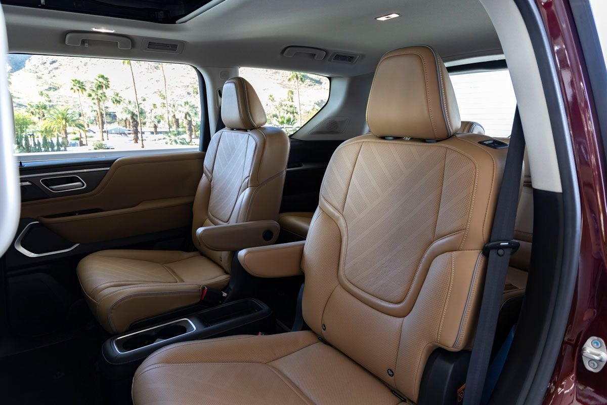 2025 INFINITI QX80 LUXE