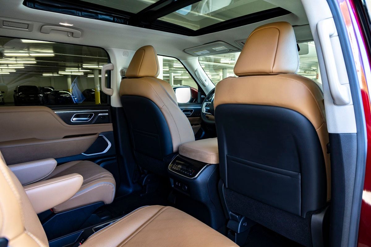 2025 INFINITI QX80 LUXE