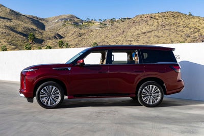 2025 INFINITI QX80 LUXE