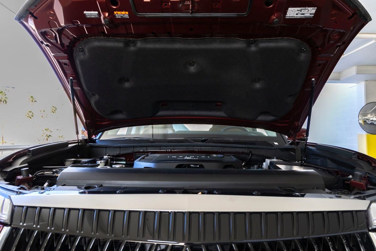 2025 INFINITI QX80 LUXE