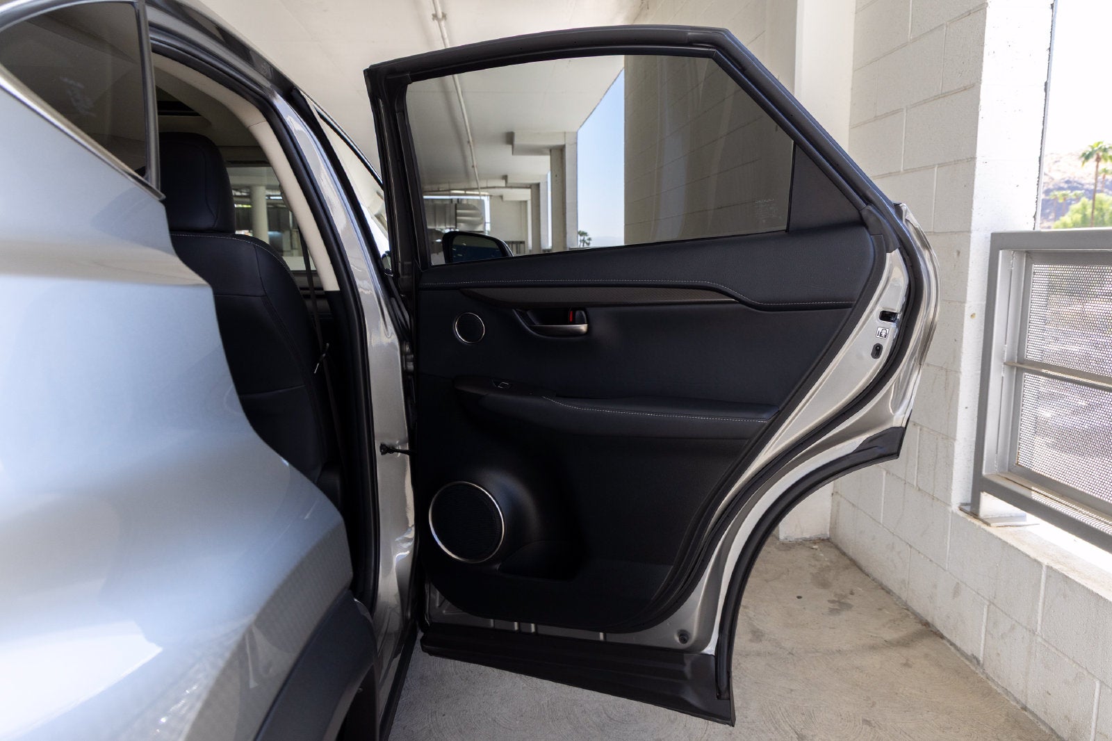 2020 Lexus NX Hybrid 300h - Photo 23