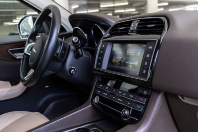 2018 Jaguar F-PACE 25t Prestige