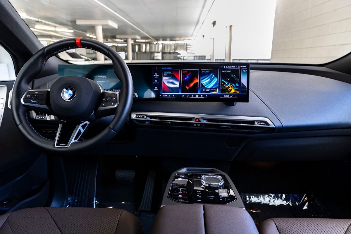 2025 BMW iX M60
