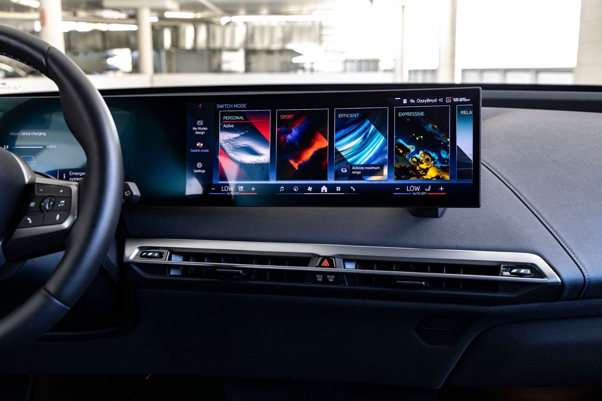 2025 BMW iX M60