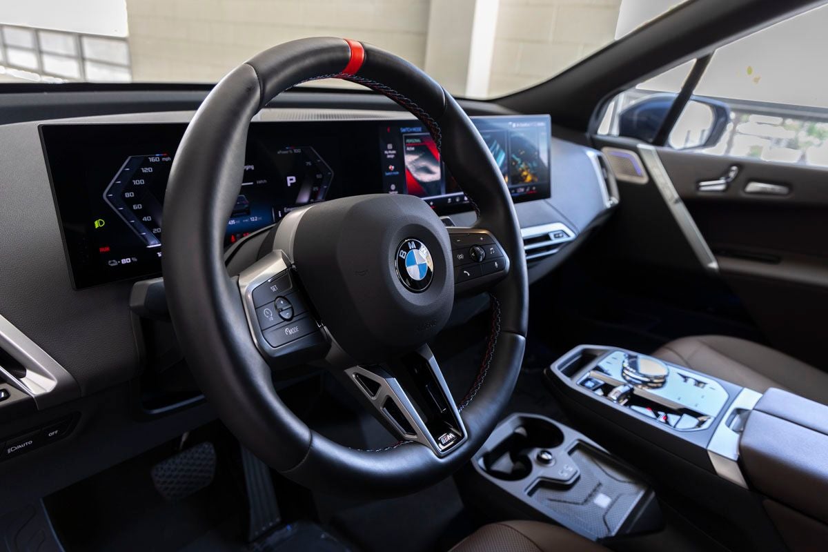 2025 BMW iX M60