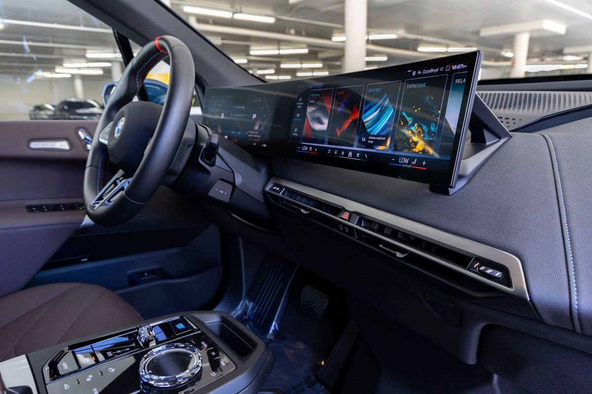 2025 BMW iX M60