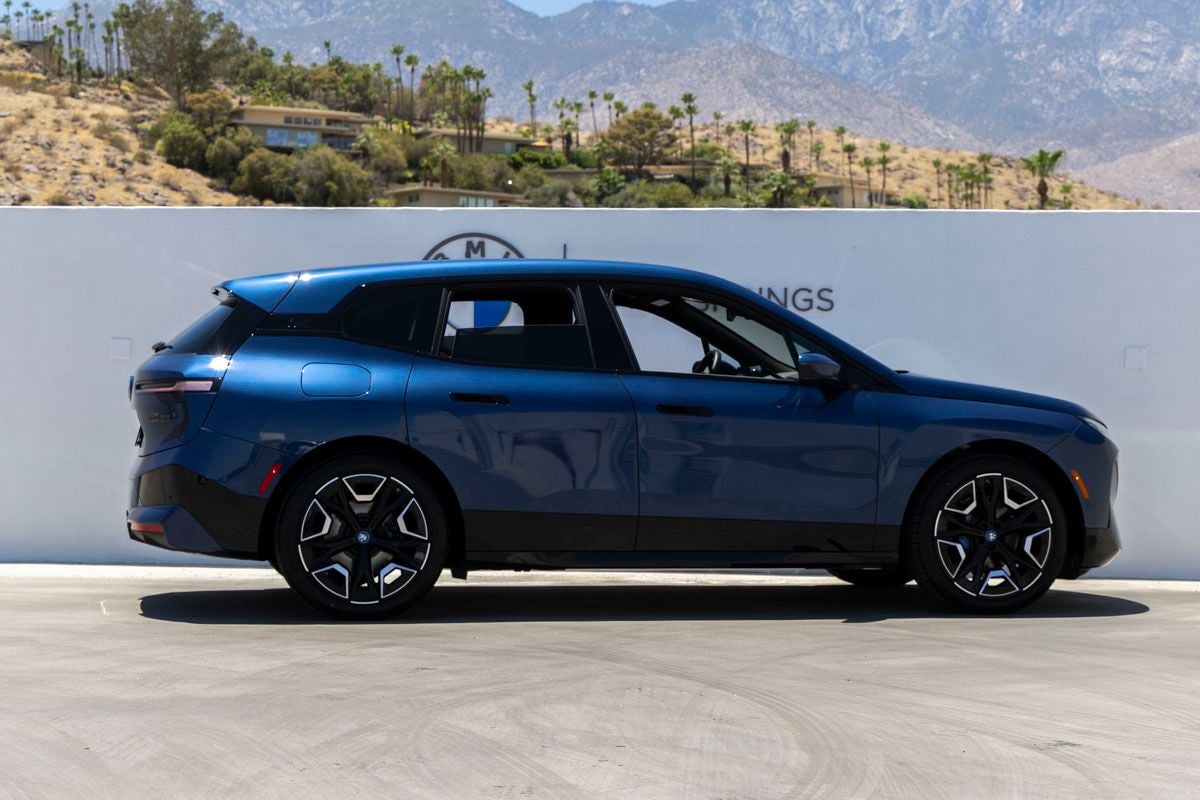 2025 BMW iX M60