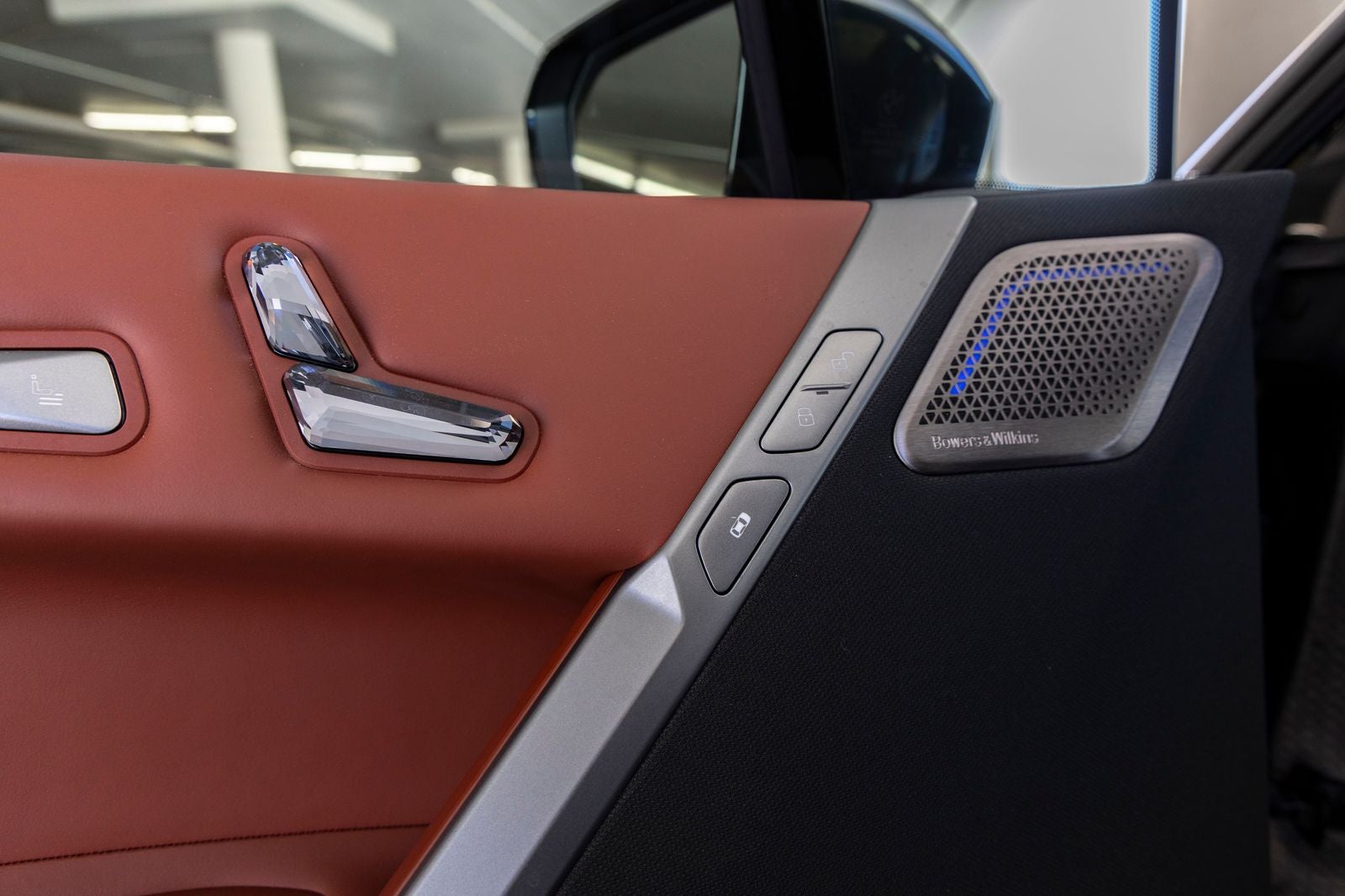 2025 BMW iX M60