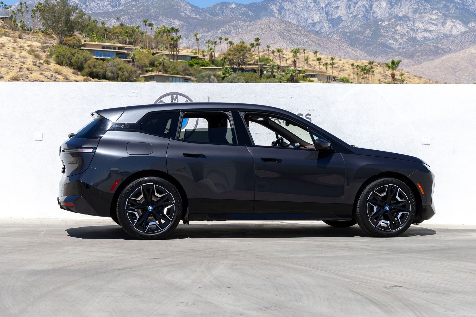 2025 BMW iX M60