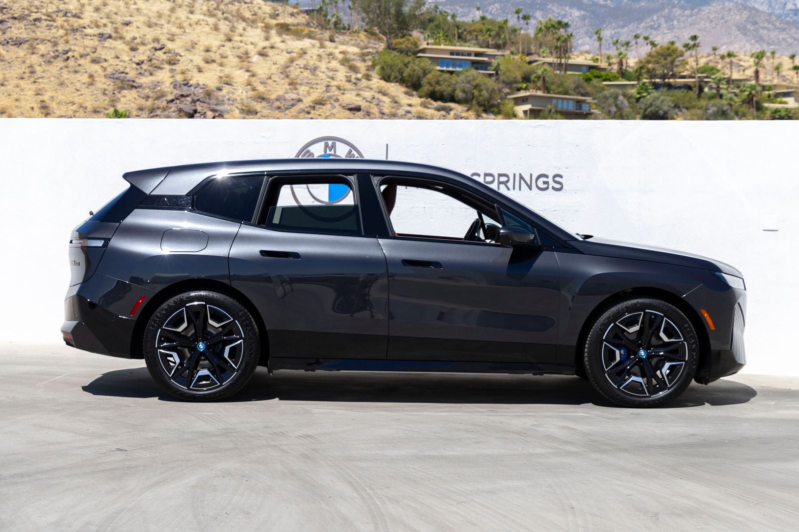 2025 BMW iX M60